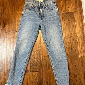 24P madewell jeans. Worn twice.